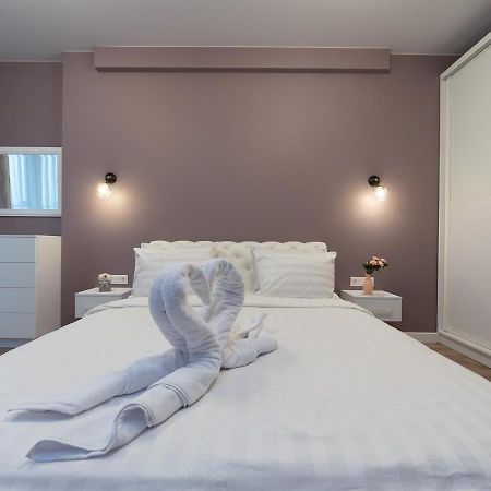 New Modern Apartments. Metro Minskaya Київ Екстер'єр фото