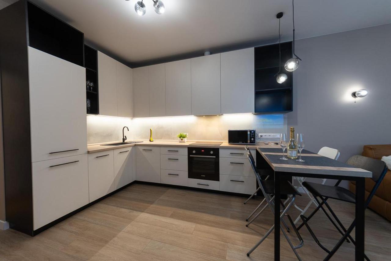 New Modern Apartments. Metro Minskaya Київ Екстер'єр фото