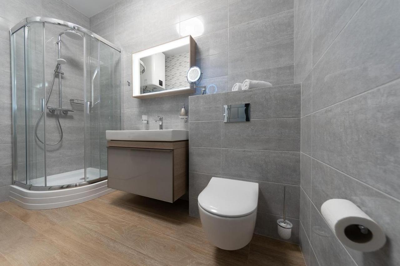 New Modern Apartments. Metro Minskaya Київ Екстер'єр фото