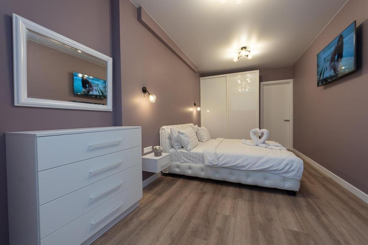 New Modern Apartments. Metro Minskaya Київ Екстер'єр фото