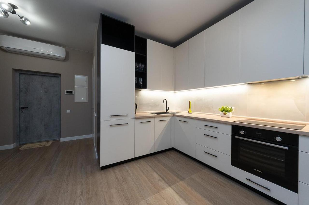 New Modern Apartments. Metro Minskaya Київ Екстер'єр фото